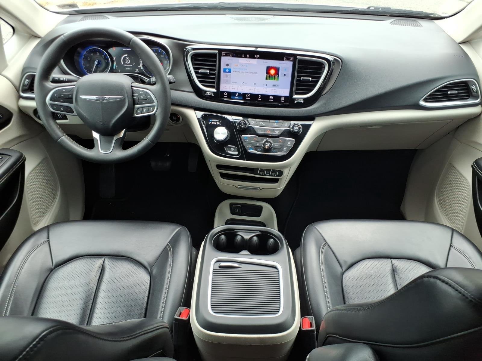 Used 2023 Bright White Clearcoat Chrysler Touring L image 20