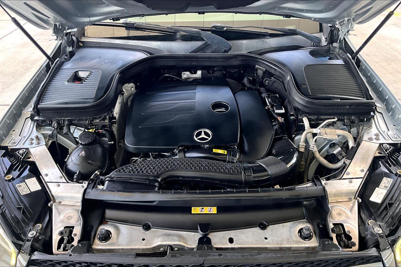 Used 2022 Black Mercedes-Benz GLC 300 image 27