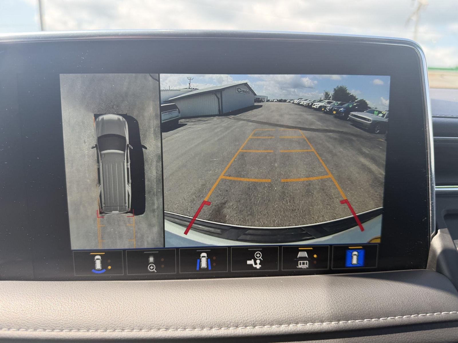 Used 2022 SUMMIT WHITE Chevrolet LT image 21