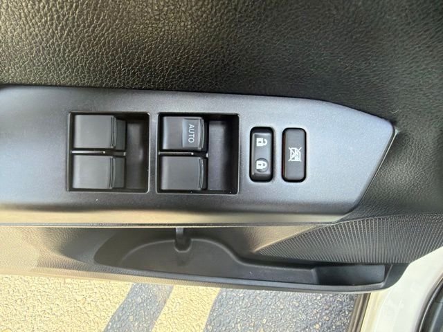 Used 2018 Super White Toyota XLE image 10