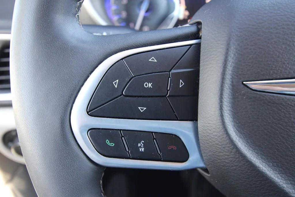 Used 2024 Black Chrysler Touring L image 20