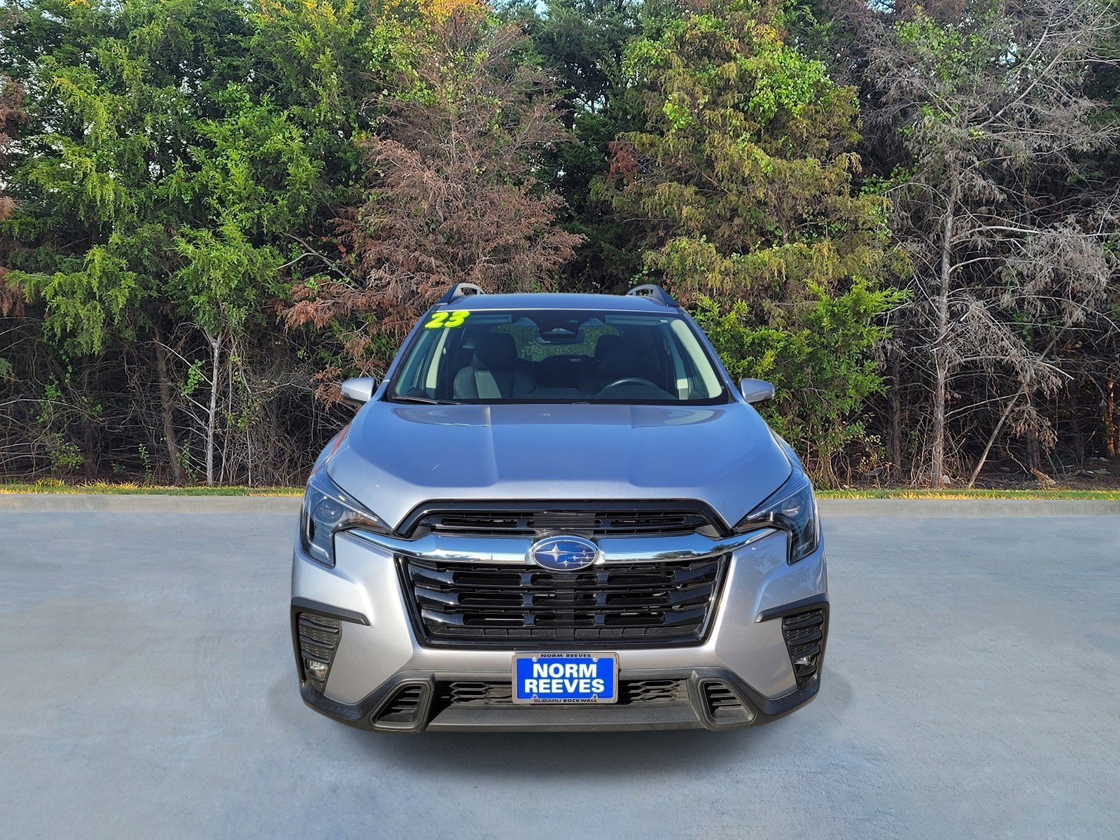 Used 2023 Ice Silver Metallic Subaru Limited image 2
