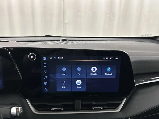 New 2027 Summit White Chevrolet LT image 9