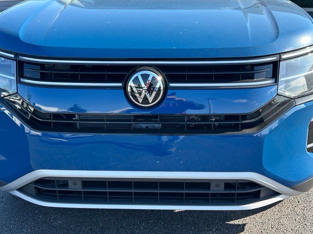 New 2027 Mountain Lake Blue Metallic Volkswagen SE w/Technology image 8