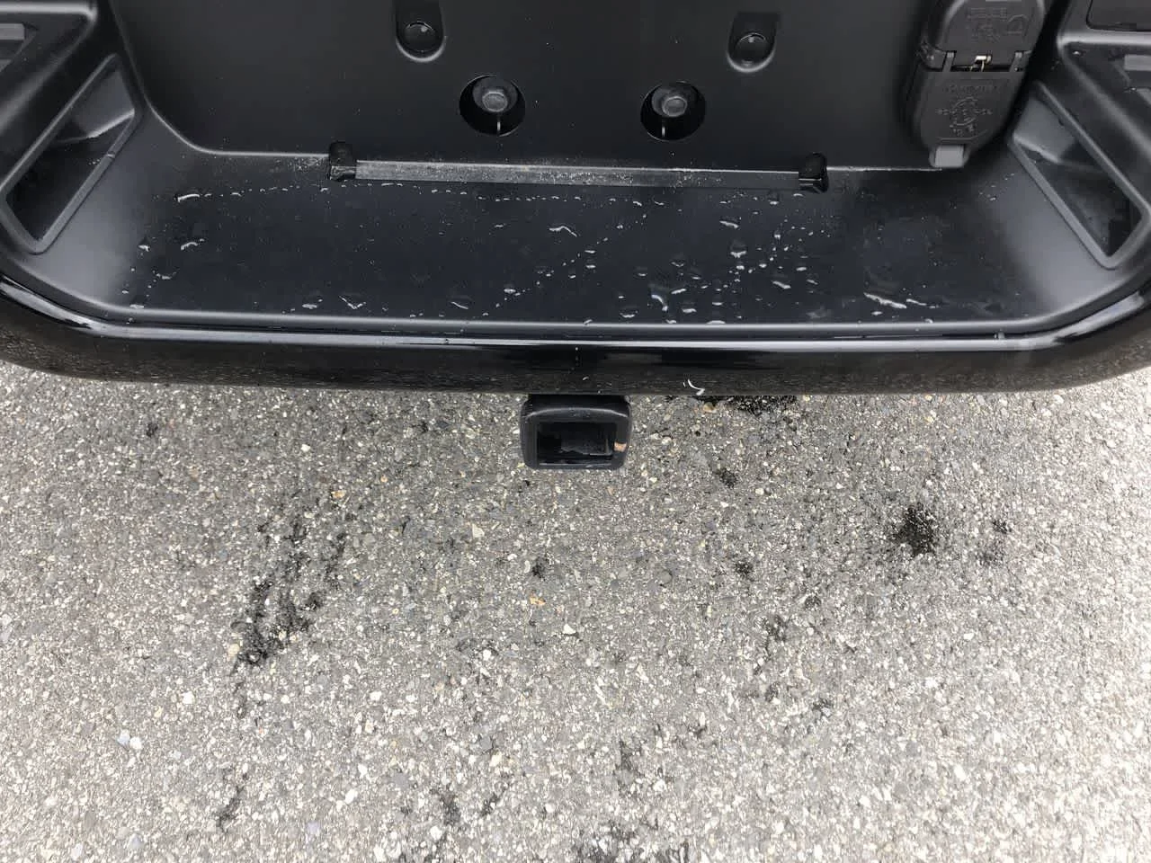 Used 2020 Diamond Black Crystal Pearlcoat Ram Laramie image 16