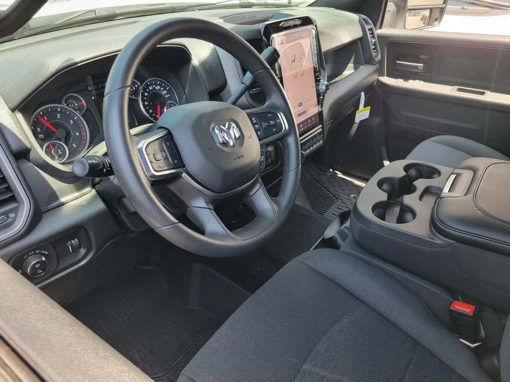 2026 Ram Ram 2500 Pickup photo 2