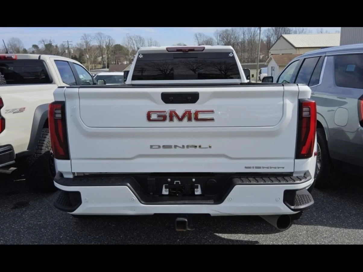 Used 2024 Summit White GMC Denali DRW image 12