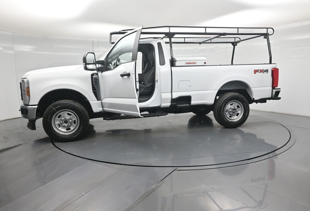 New 2026 Oxford White Ford XL image 27