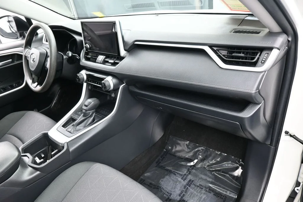 Used 2025 Ice Toyota XLE image 39