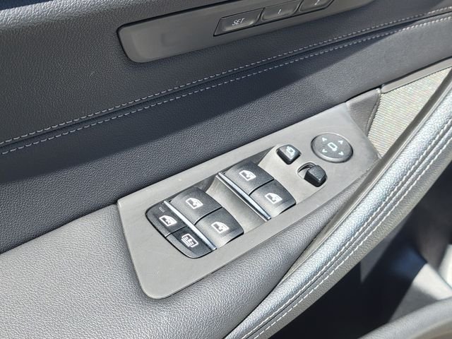Used 2022 White BMW 540i xDrive image 20