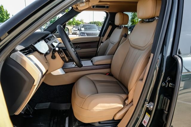 New 2026 Belgravia Green Land Rover SE image 40