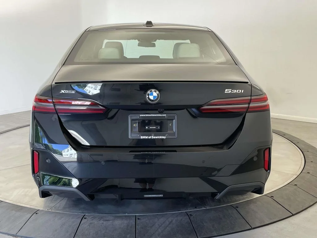 New 2027 Black BMW 530i xDrive image 4