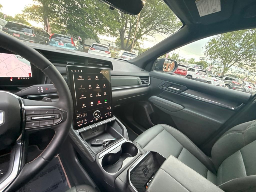Used 2026  GMC AT4 image 17