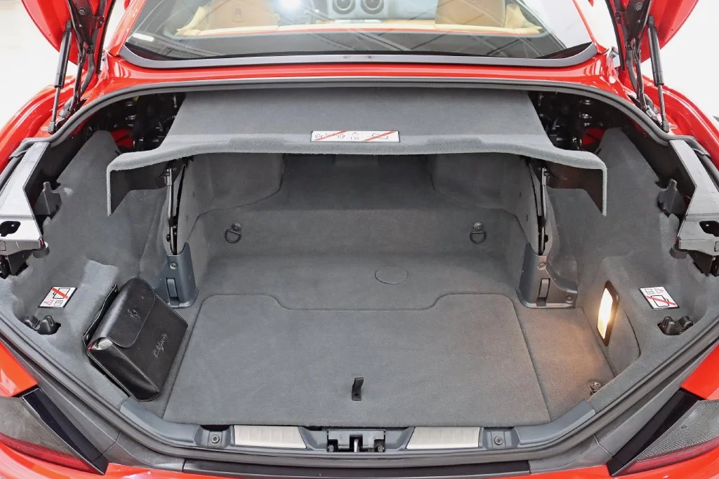 Used 2012 Red Ferrari Base image 29