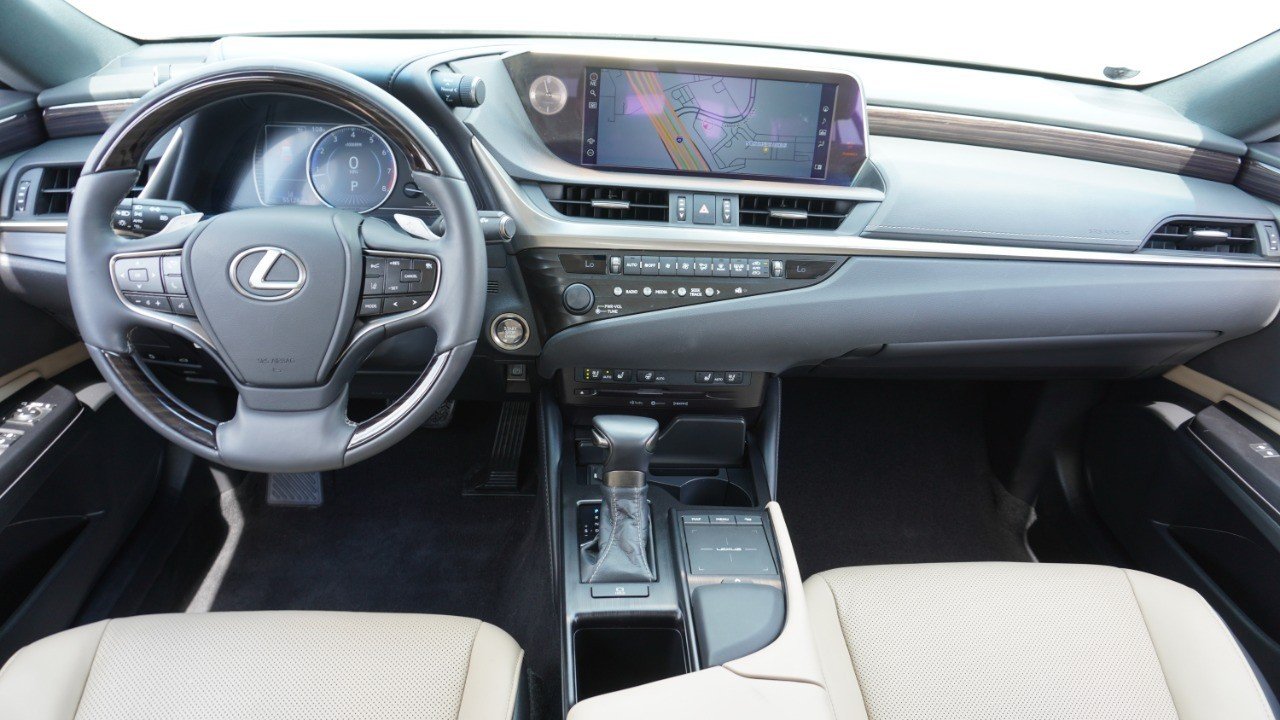 Certified Used 2020 MOONBEAM BEIGE MET Lexus ES 350 image 28
