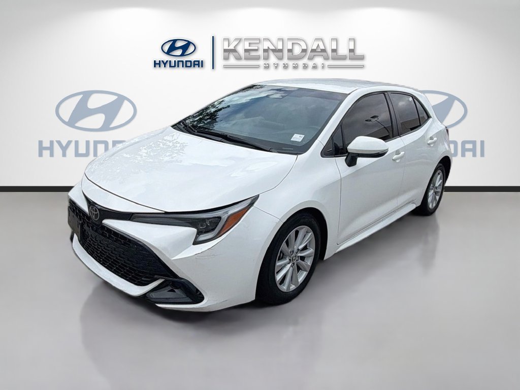 Certified Used 2023 Ice Toyota SE image 3