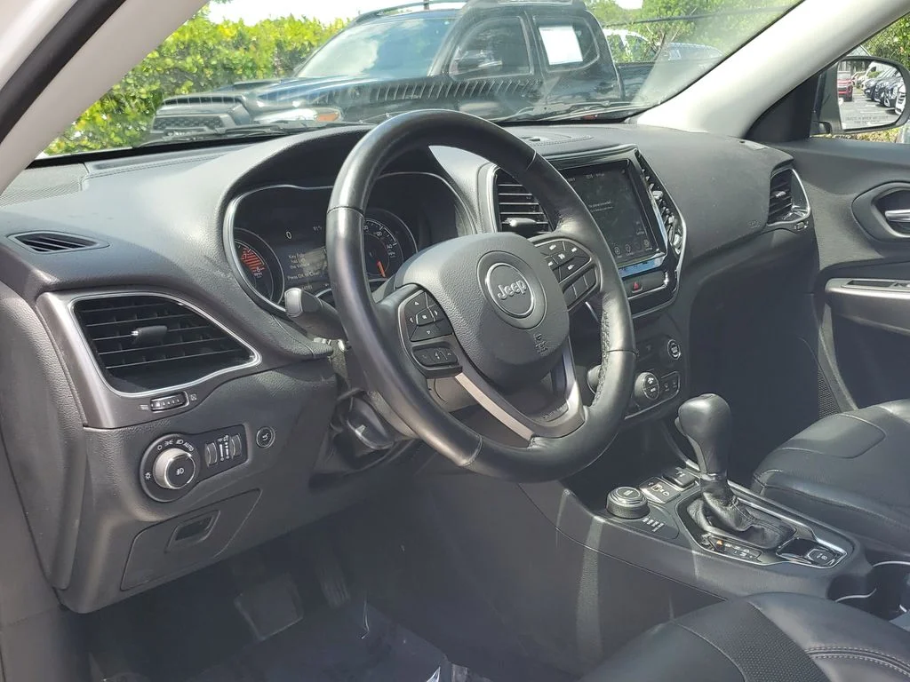 Used 2019 White Jeep Limited image 22
