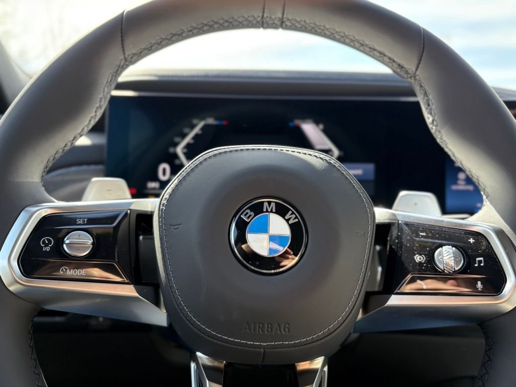 2025 BMW 7 Series 760i - Photo 27