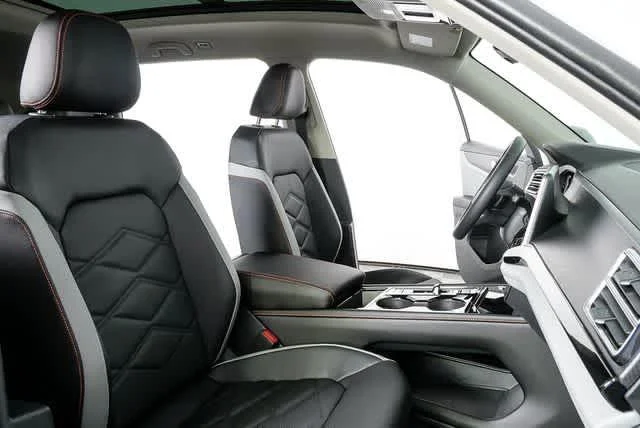New 2026 Opal White Pearl Volkswagen 2.0T Peak Edition image 23