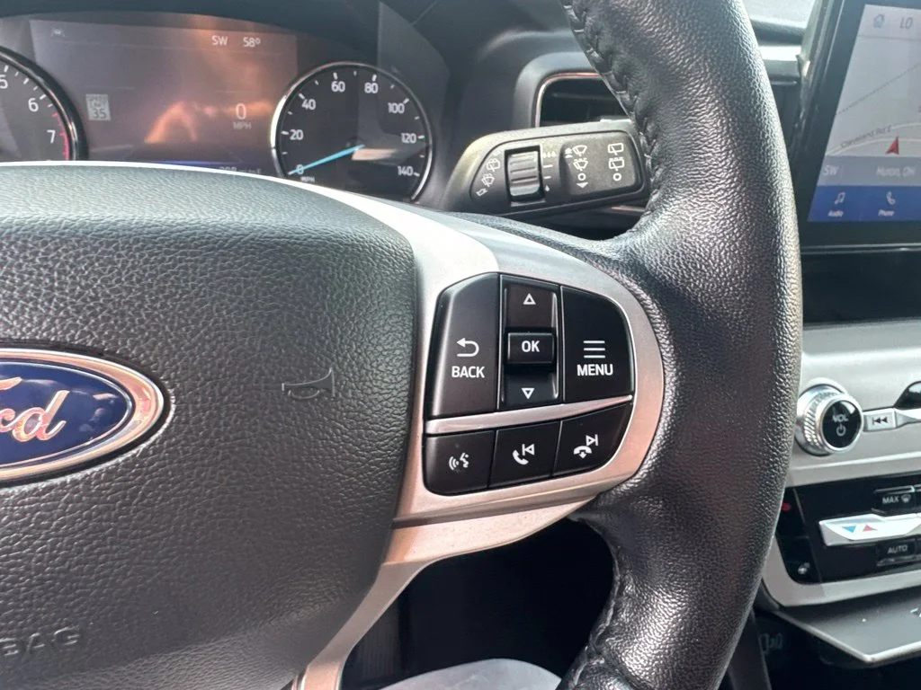 Used 2022 White Metallic Ford XLT image 19