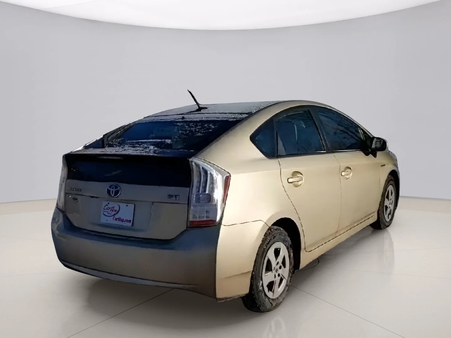 Used 2010 Gold Toyota III image 8