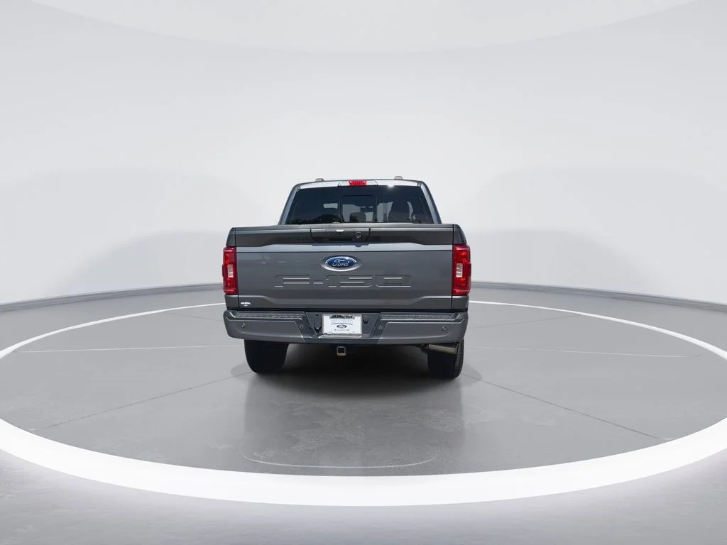 Used 2022 Gray Ford XLT image 3