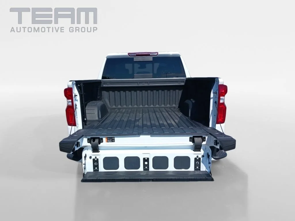 Used 2025 Summit White Chevrolet RST image 18