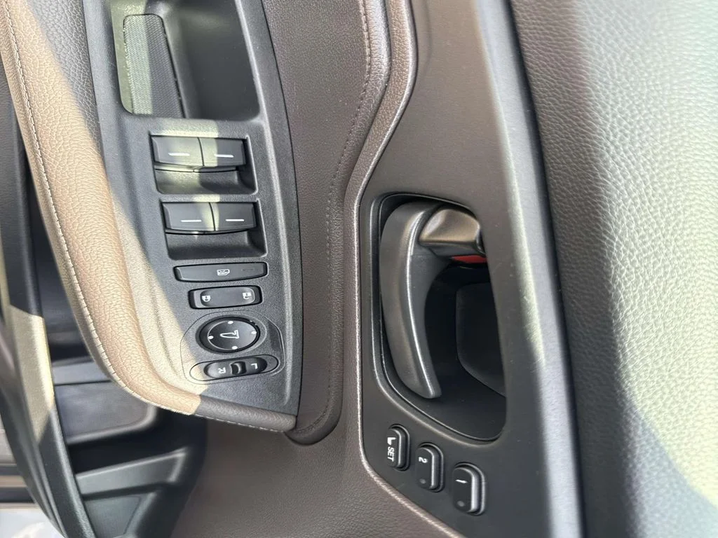 Used 2020  Honda EX-L image 17