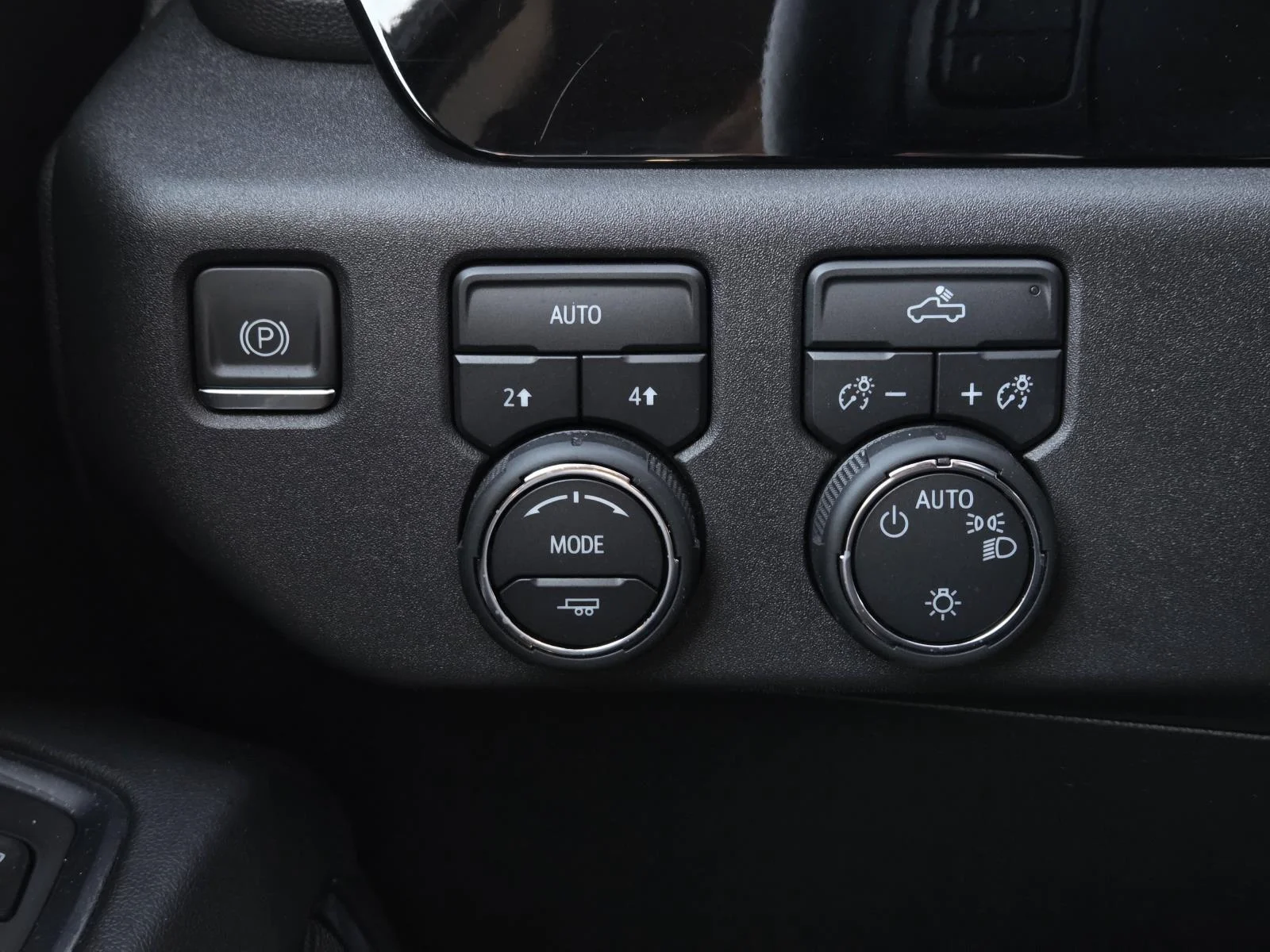 Used 2024 Sterling Gray Metallic Chevrolet LT image 25