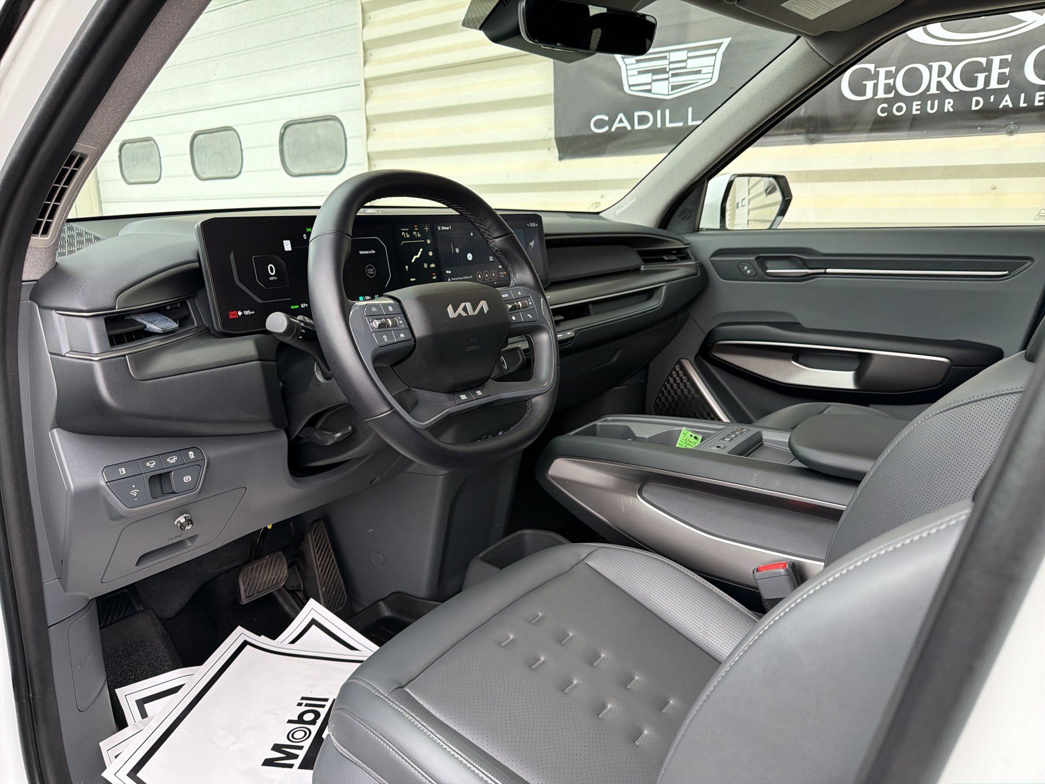 Certified Used 2024 Snow White Pearl Kia Wind image 10