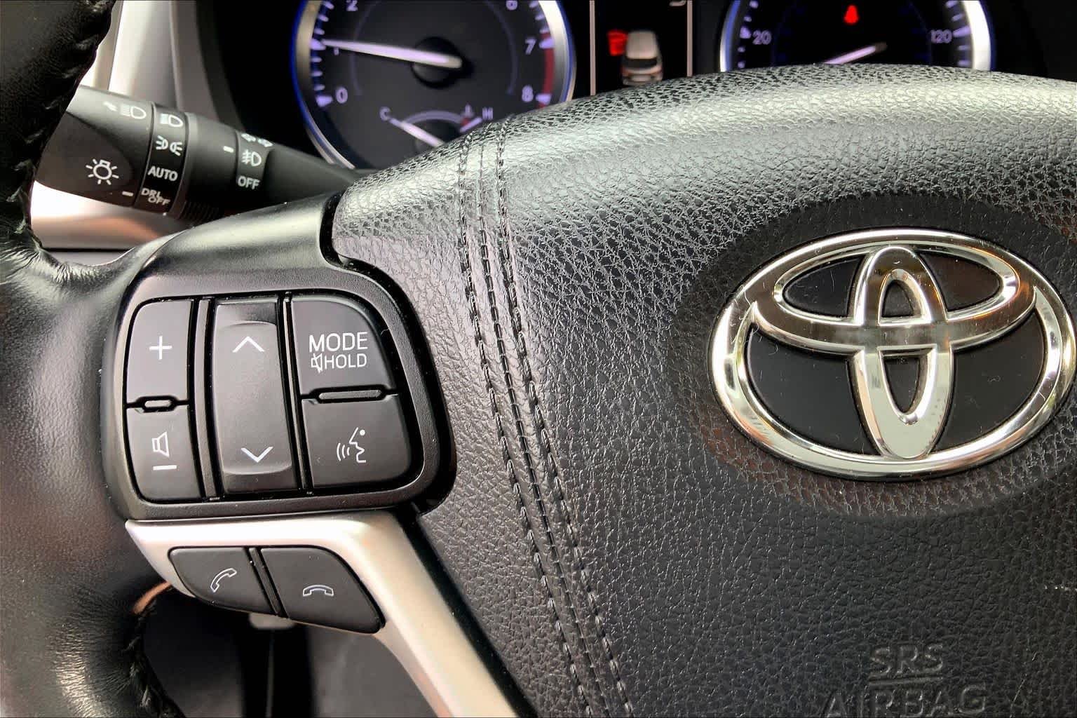 Used 2019 Ooh La La Rouge Mica Toyota Limited Platinum image 24