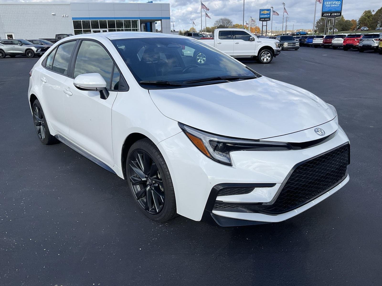 2025 Toyota Corolla SE photo 3