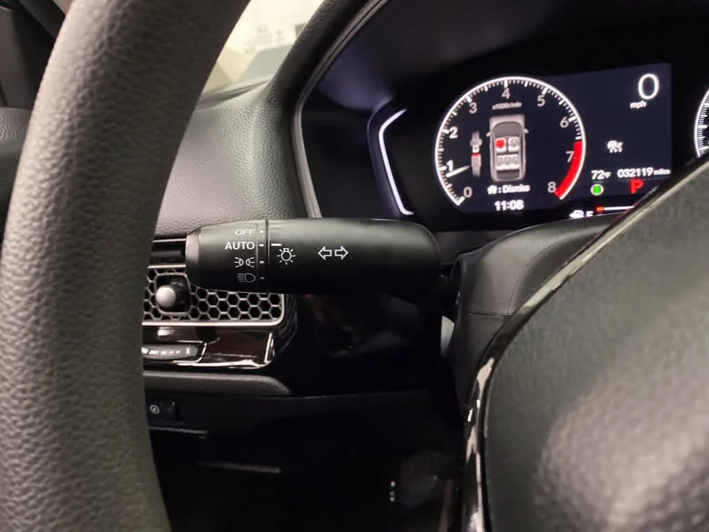 Used 2025  Honda LX image 23
