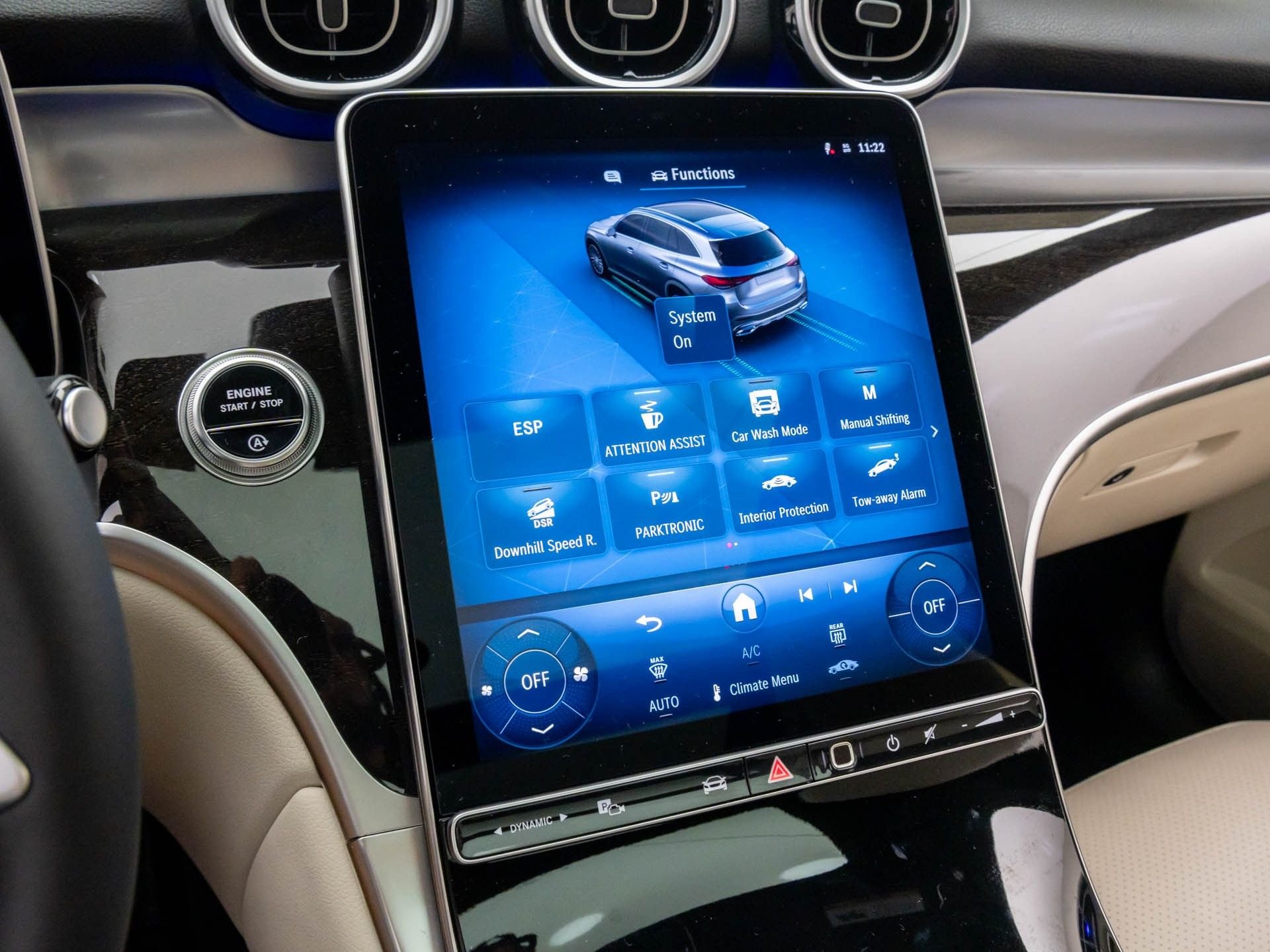 New 2026 Polar White Mercedes-Benz GLC 300 image 24
