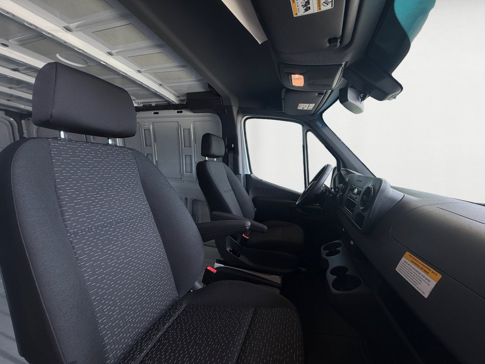 Used 2025  Mercedes-Benz  image 15