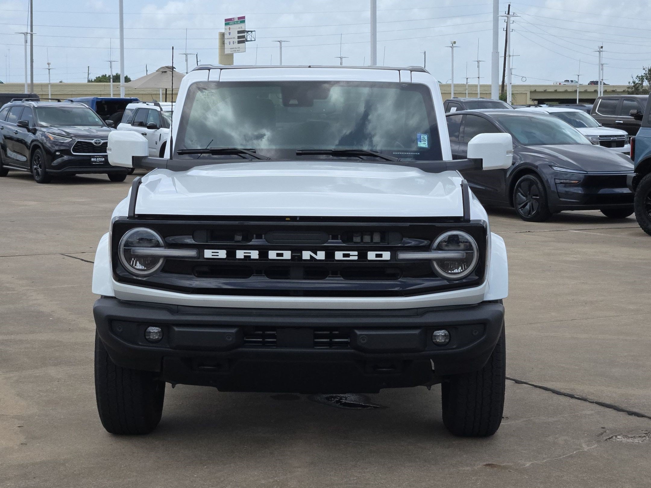 Used 2024 Blue Ford Outer Banks image 8