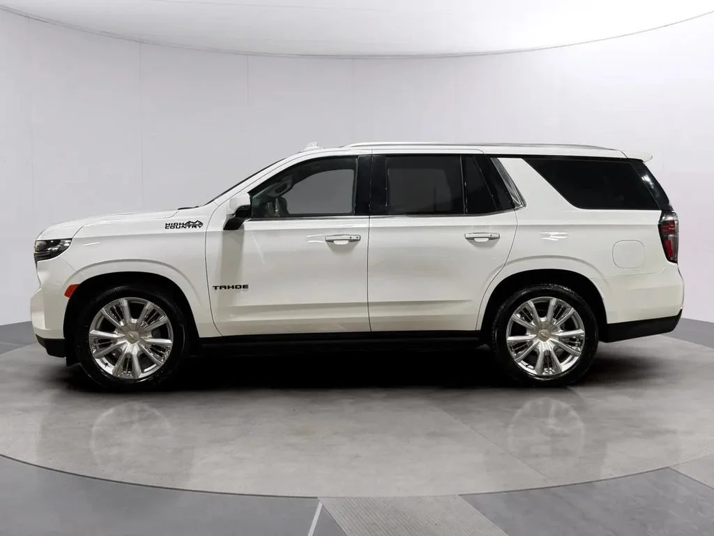 Used 2024 Summit White Chevrolet High Country image 6