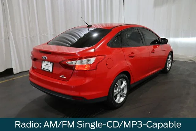 Used 2014 Race Red Ford SE image 3