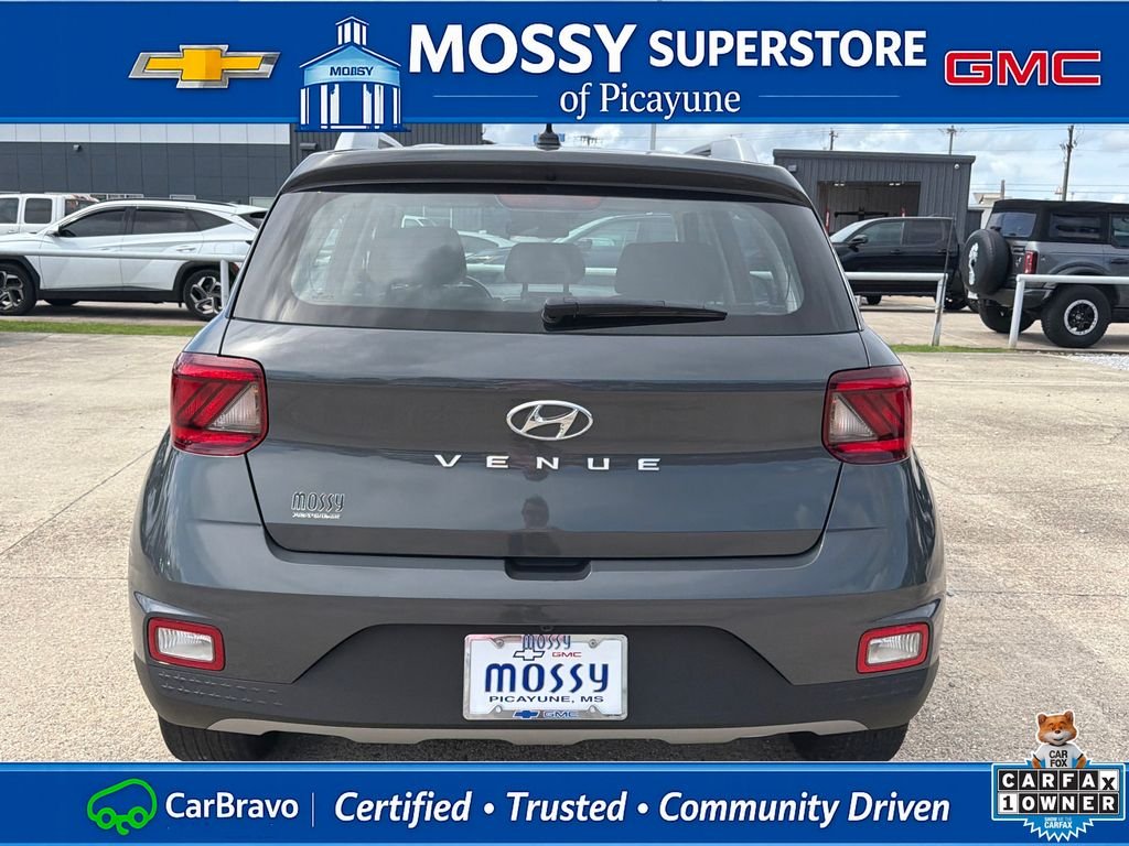 Used 2025 Gray Hyundai SEL image 5
