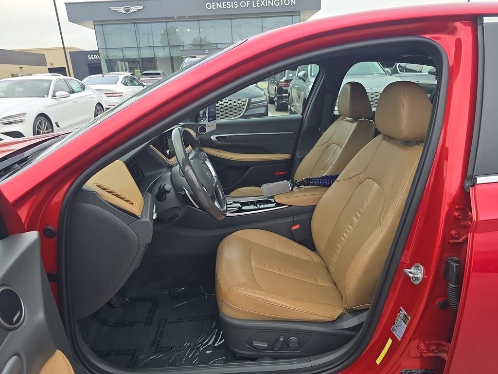 Used 2020 Red Hyundai Limited image 11