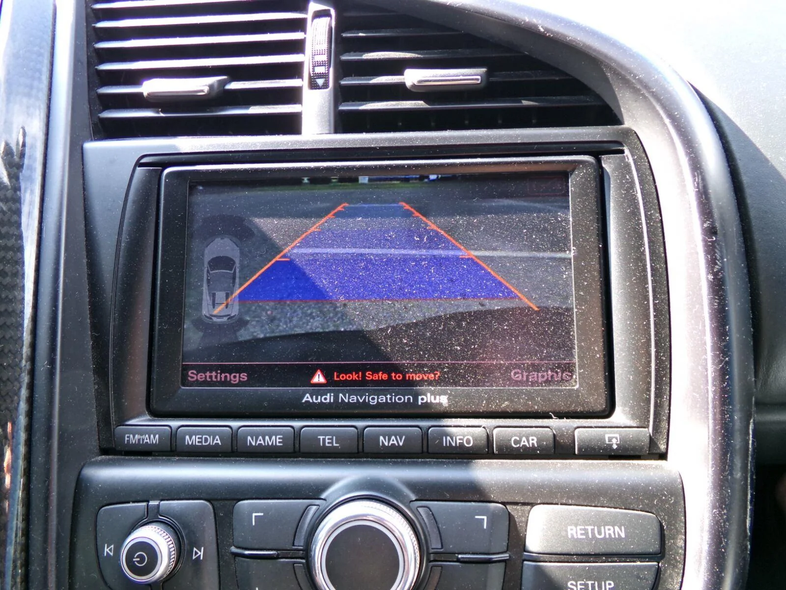 Used 2011  Audi 5.2L image 9