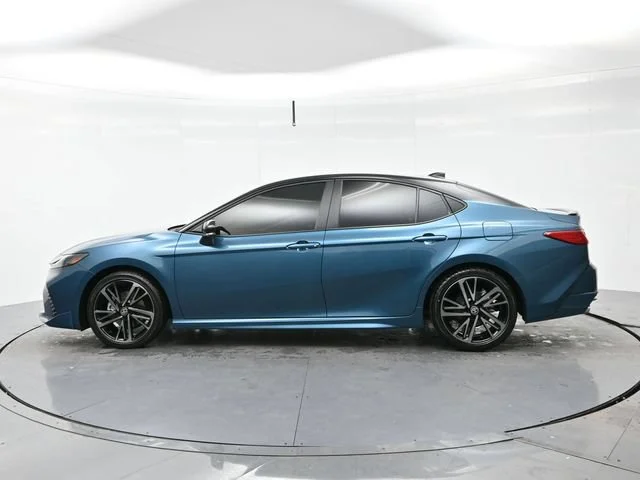 Used 2025 Ocean Gem/midnight Black Metallic Toyota LE image 4