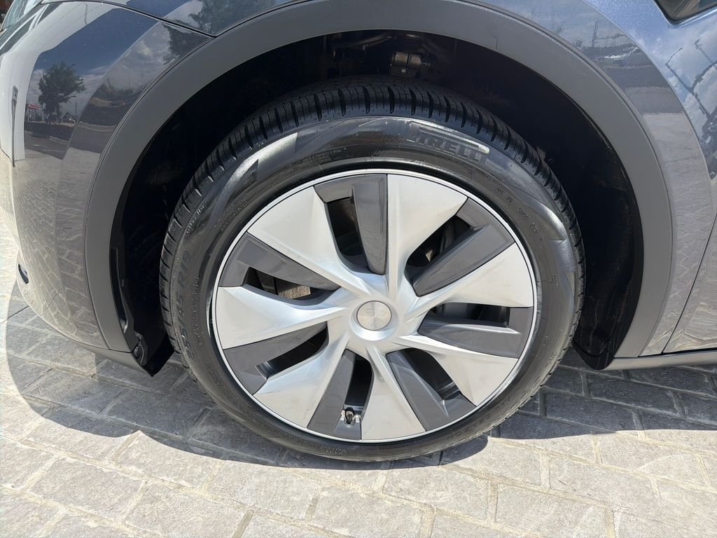Used 2024 Stealth Gray Tesla Long Range image 23