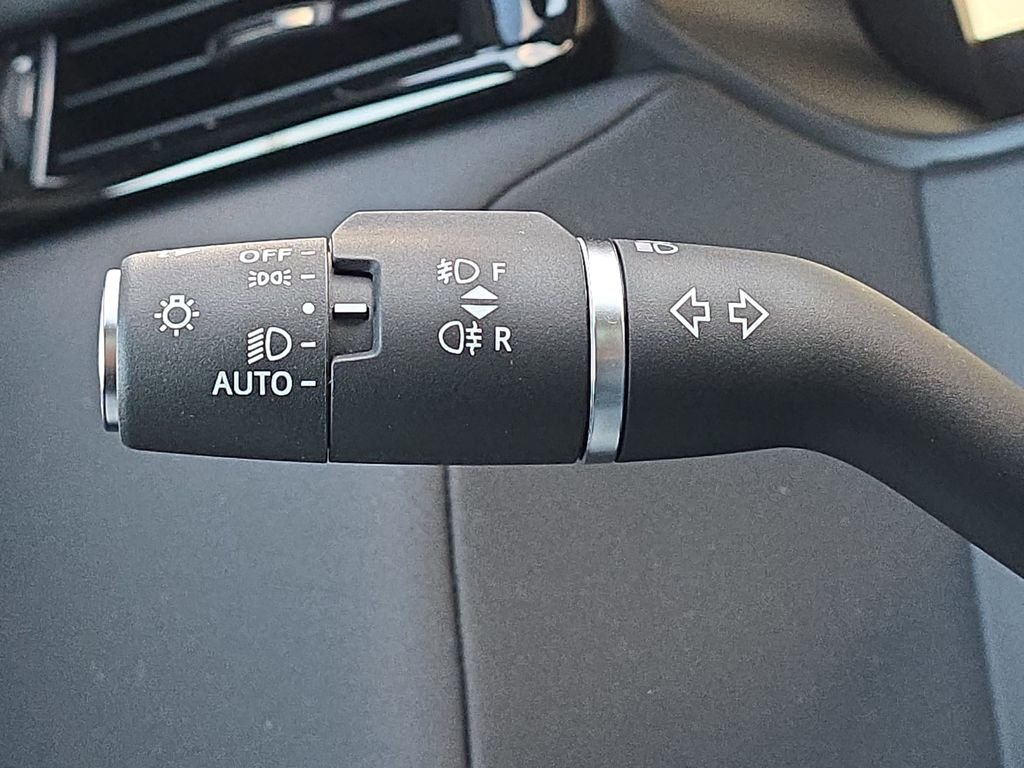 New 2026 Fuji White LAND ROVER Dynamic SE image 27