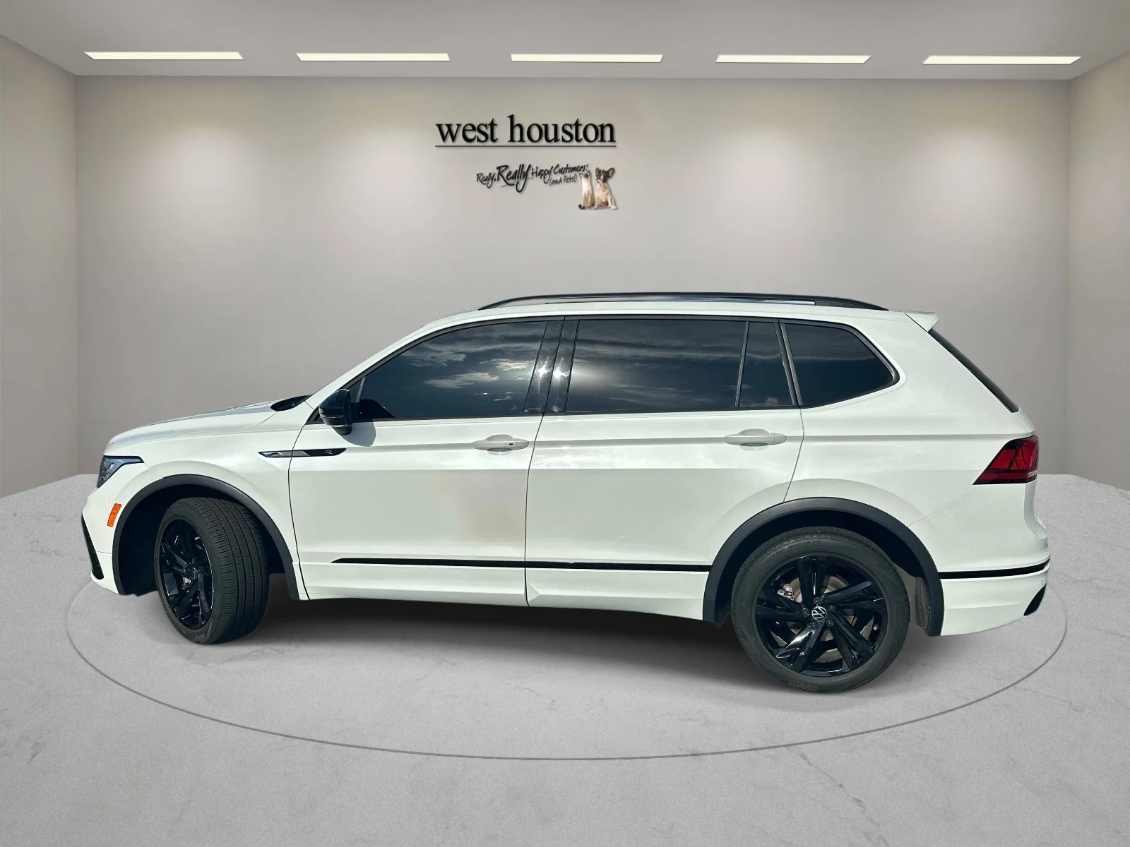 Used 2024 White Volkswagen SE R-Line Black image 8