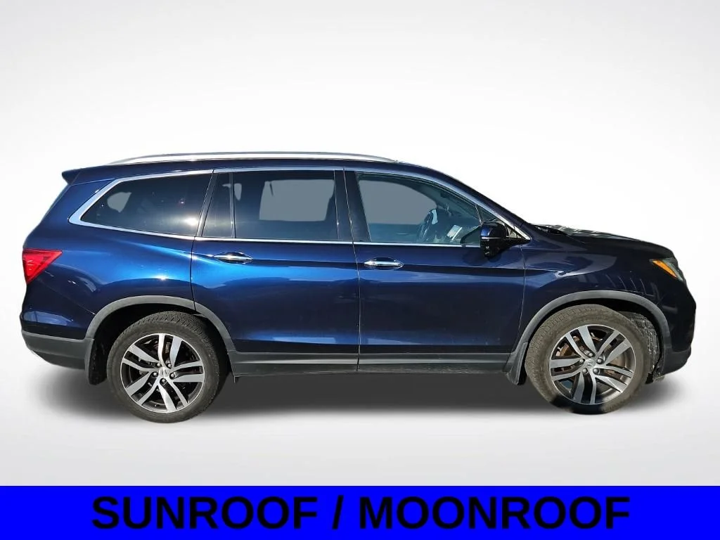 Used 2017 Blue Honda Touring image 3