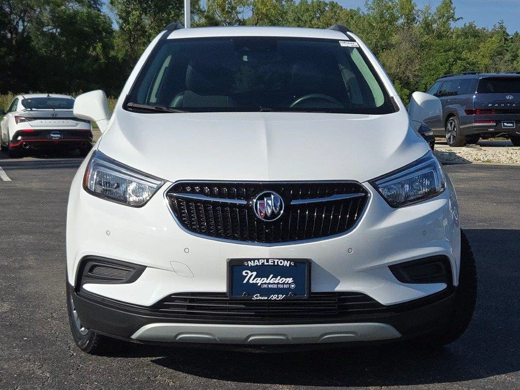 Used 2022 Summit White Buick Preferred image 2