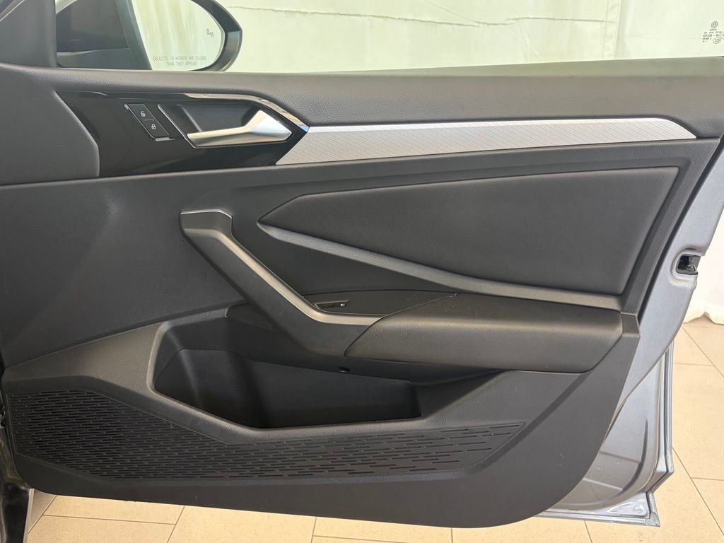 Used 2020 Platinum Gray Metallic Volkswagen R-Line image 17