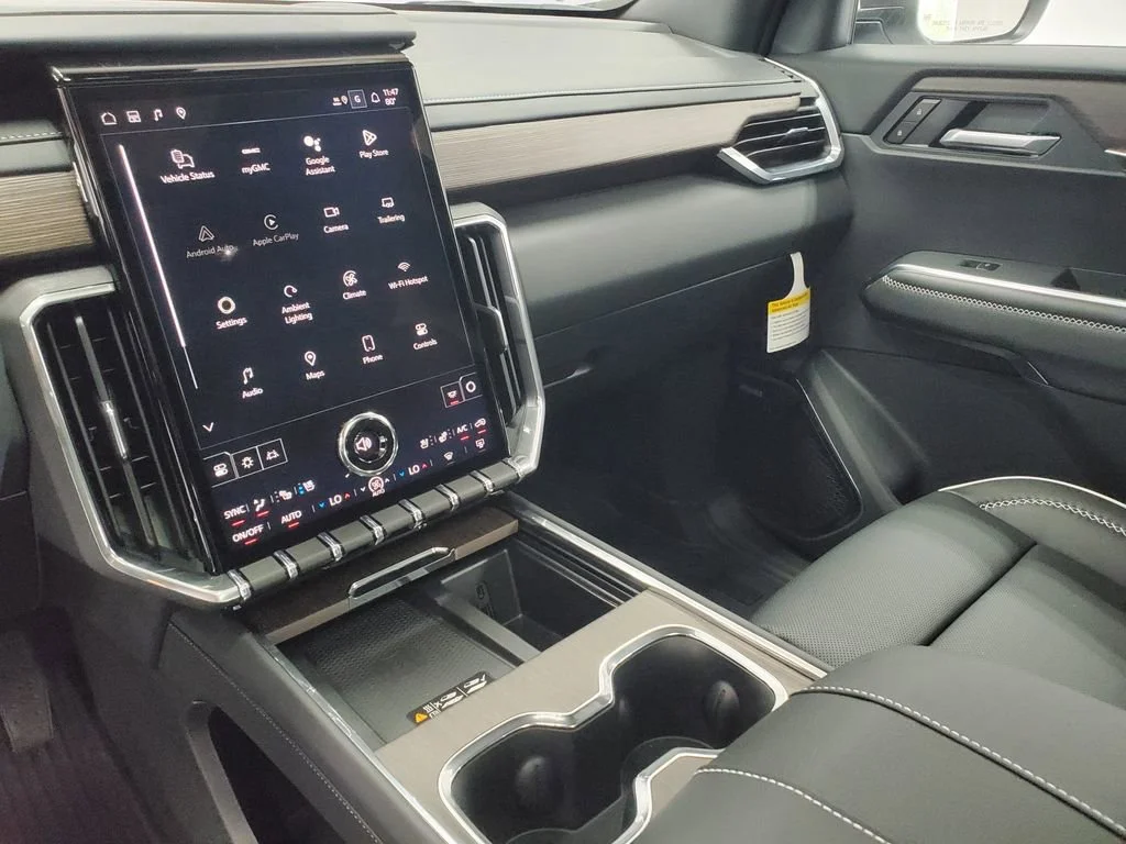 2026 GMC Acadia Denali - Photo 18