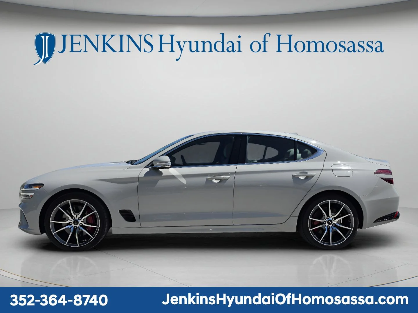 Used 2025 Gray Genesis 2.5T image 8